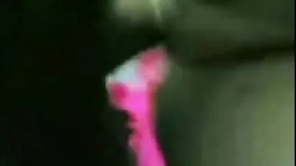 Una tettona insegna alla sua video pormo gratui giovane amica come fare sesso.