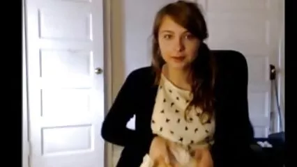 Pollastra insidiosa sta tradendo un ragazzo con film porno gratis sesso con animali il suo amico.