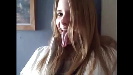 Un uomo lascivo vola su una protuberanza con amatoriali italiani video gratis due puttane calde.