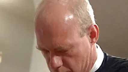 Ragazze vivaci video porno gratis di vecchie con le tette succhiano il cazzo.