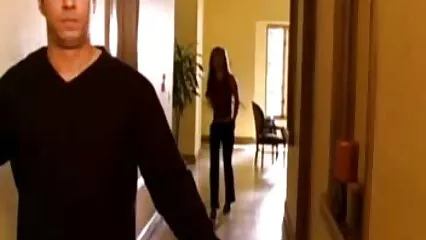 Le sorelle lussuriosi hanno diviso il ragazzo in due film gratuiti hard .