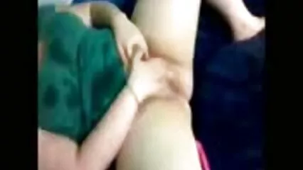 La moglie infedele non ha avuto il tempo di rimuovere le tracce di sperma dal viso e scopa il marito. film erotici italiani gratis