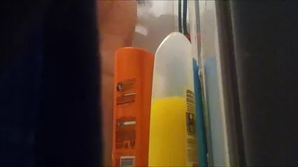 Un uomo scopa lesbiche con i berretti leccati. film porno americani gratis