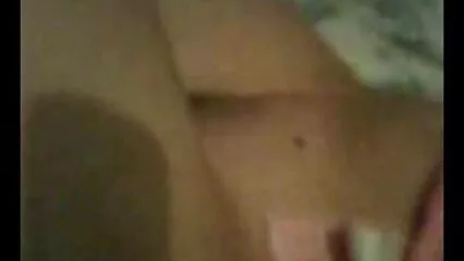 I buoni amici hanno condiviso vecchie troie gratis una ragazza flessibile per due.