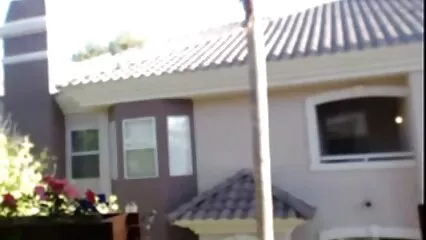Una donna video hard gratis con animali d'affari sposata tradisce il marito con un simpatico collega.