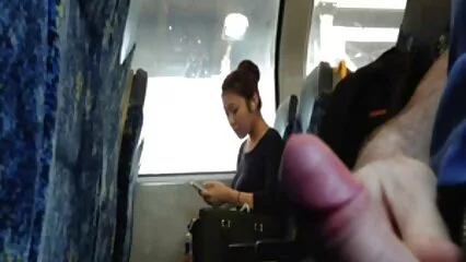 La masturbazione di una bella ragazza è accompagnata film trans gratuiti da gemiti.