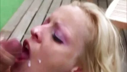 Troia esperta godeva del sesso con erotici gratis i neri.