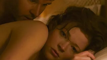 Un disordinato demone con film italiani porno gratis un piccolo cazzo si scopa selvaggiamente una splendida mora.