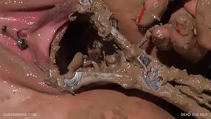 Un ragazzo nero viene sostituito da un uomo in video filmati hard gratis macchina.