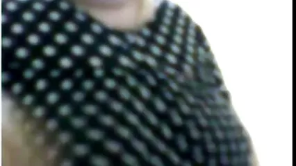 Il maschio si tolse le mutande e si sistemò vicino alla figa bagnata in camera da letto. video porno italiani gratuiti