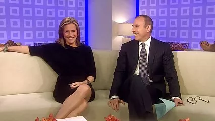 Negri insieme film porno gratis voglioporno scopano un bel tizio in ufficio.