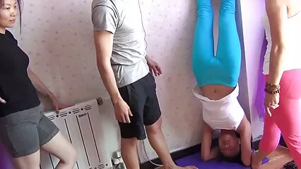 Festa del sesso in un ostello russo pieno youporn xxx gratis di folli scopate.