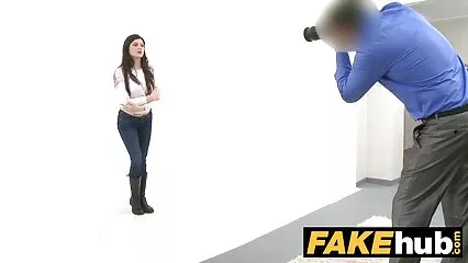 Belle ragazze che mostrano fighe video porno film gratis durante l'intervista.