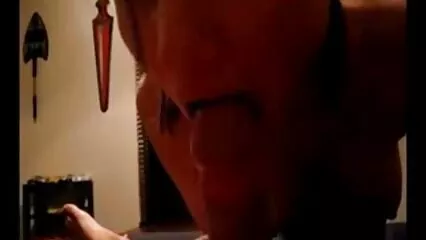 Una giovane ragazza è venuta su una spiaggia pompini video gratuiti per nudisti.