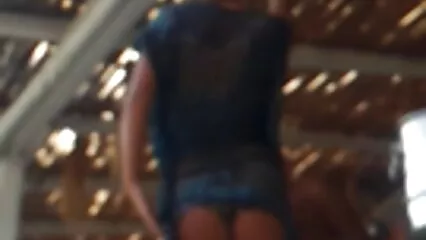 Belle donne si attaccarono a un scaricare gratis film porno membro di un giovane cowboy.