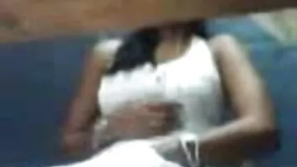 Il profurset dai capelli neri si è dato video porno amatoriali gratuiti italiani a un ragazzo abbronzato.
