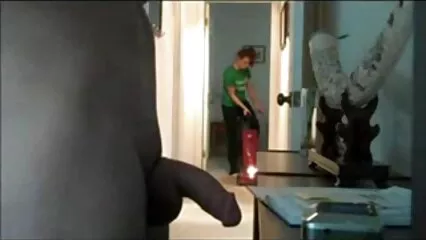Un'elegante videoporno gratis lesbiche blackie le massaggia aggressivamente la figa.